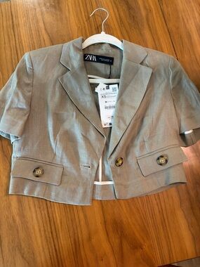 Zara Short-Sleeve Cropped Blazer in Taupe